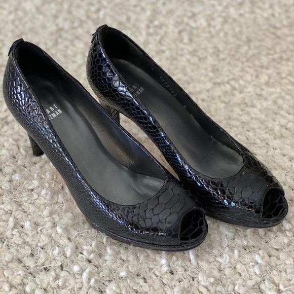 Immaculate Stuart Weitzman black reptile peep-toe pump - 8 - Picture 7 of 10